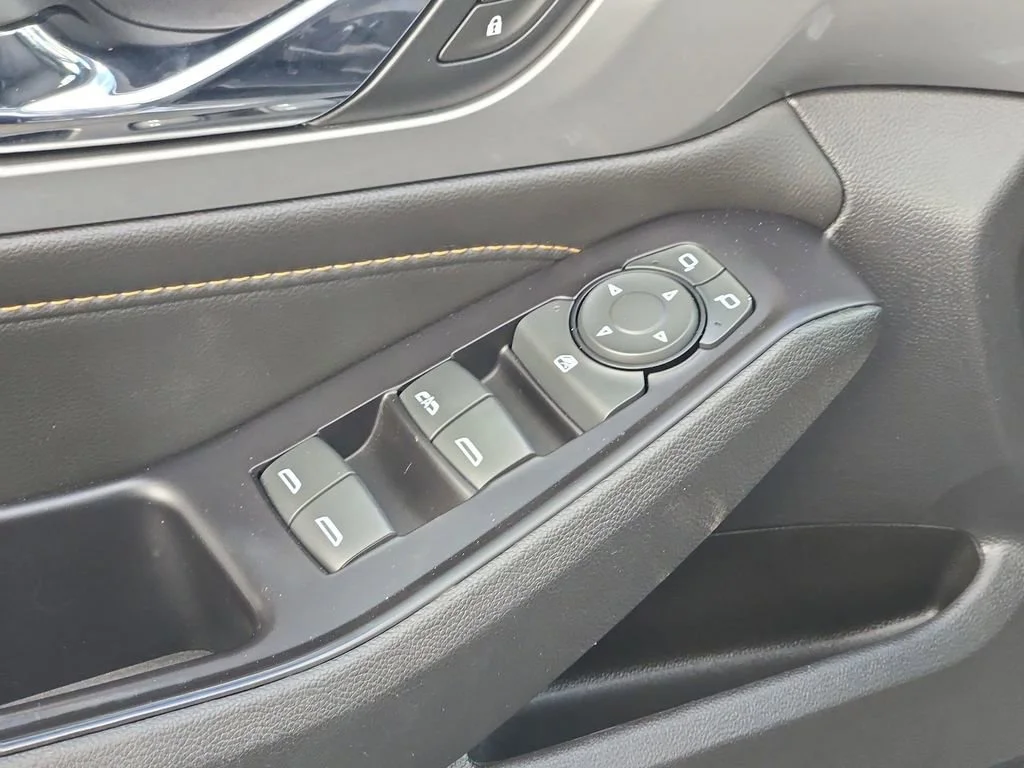 Used 2019 Satin Steel Metallic Chevrolet LT Cloth image 30