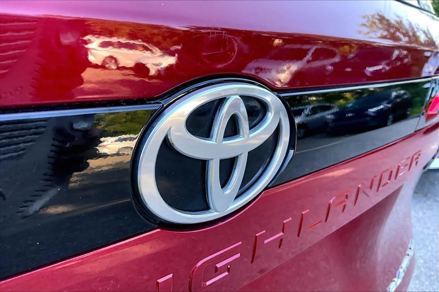 Certified Used 2024 Ruby Flare Pearl Toyota Platinum image 30