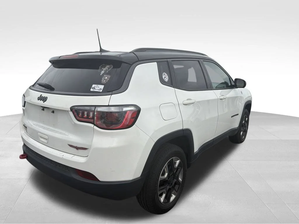 Used 2018 White Jeep Trailhawk image 25