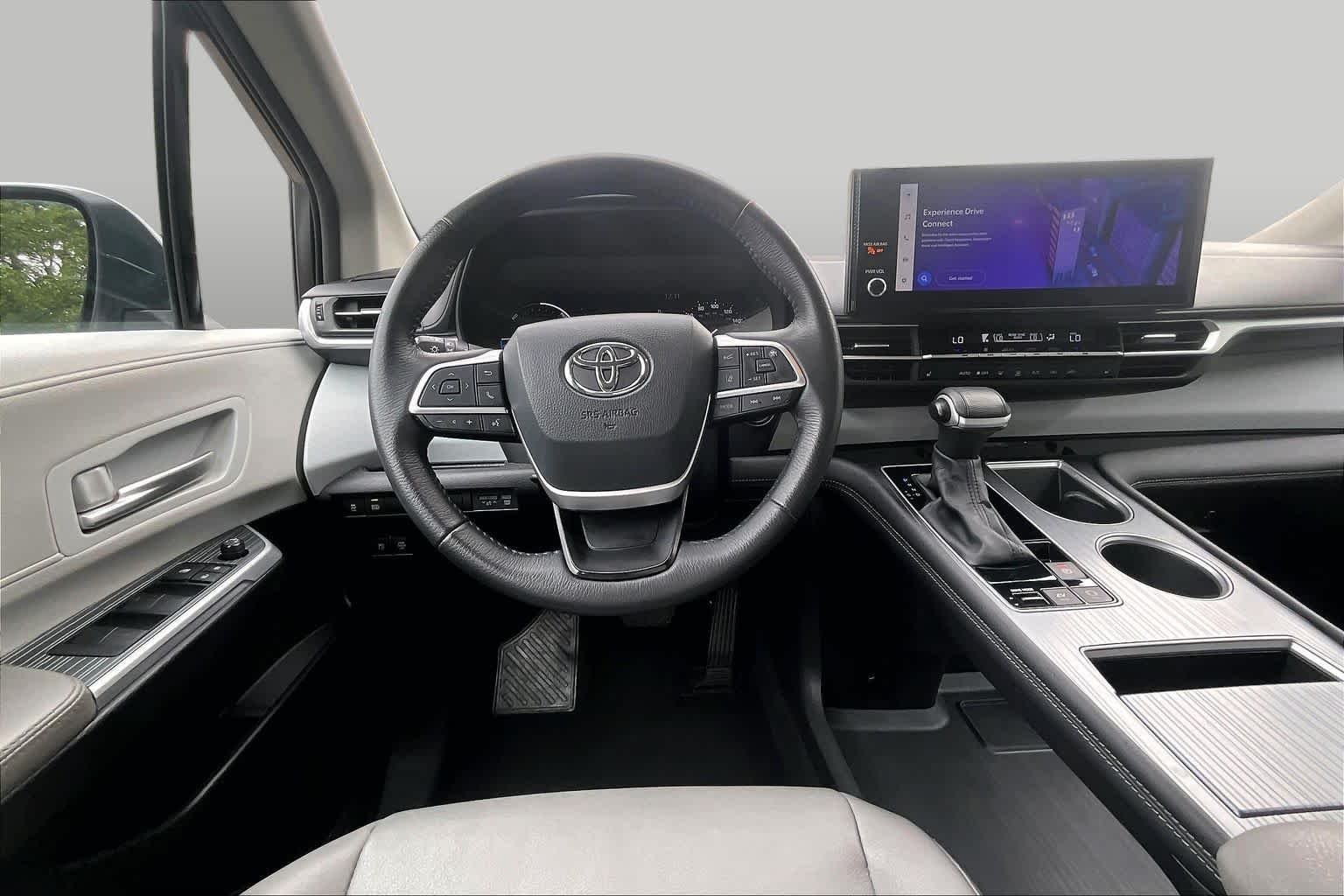 Used 2025 Wind Chill Pearl Toyota XLE image 6
