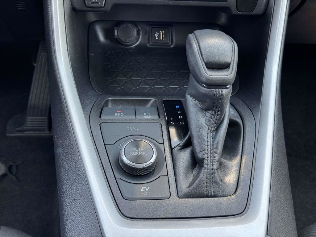 Used 2025 Silver Toyota XLE image 6
