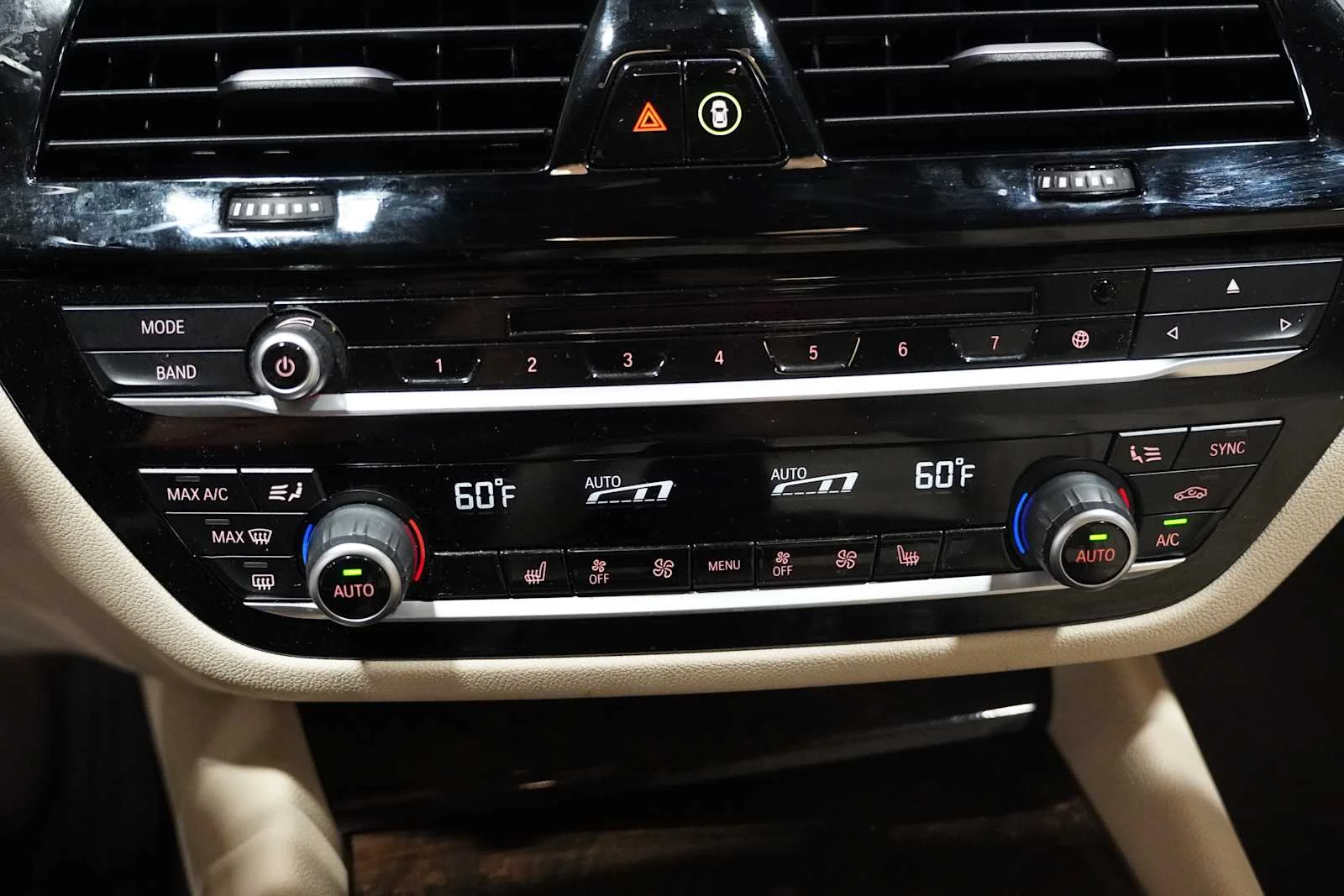 Used 2019 Black Sapphire Metallic BMW 530i image 17