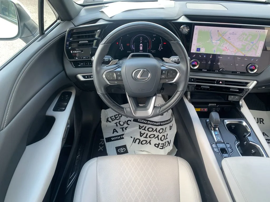 Used 2024 White Lexus 350 Premium Plus image 17
