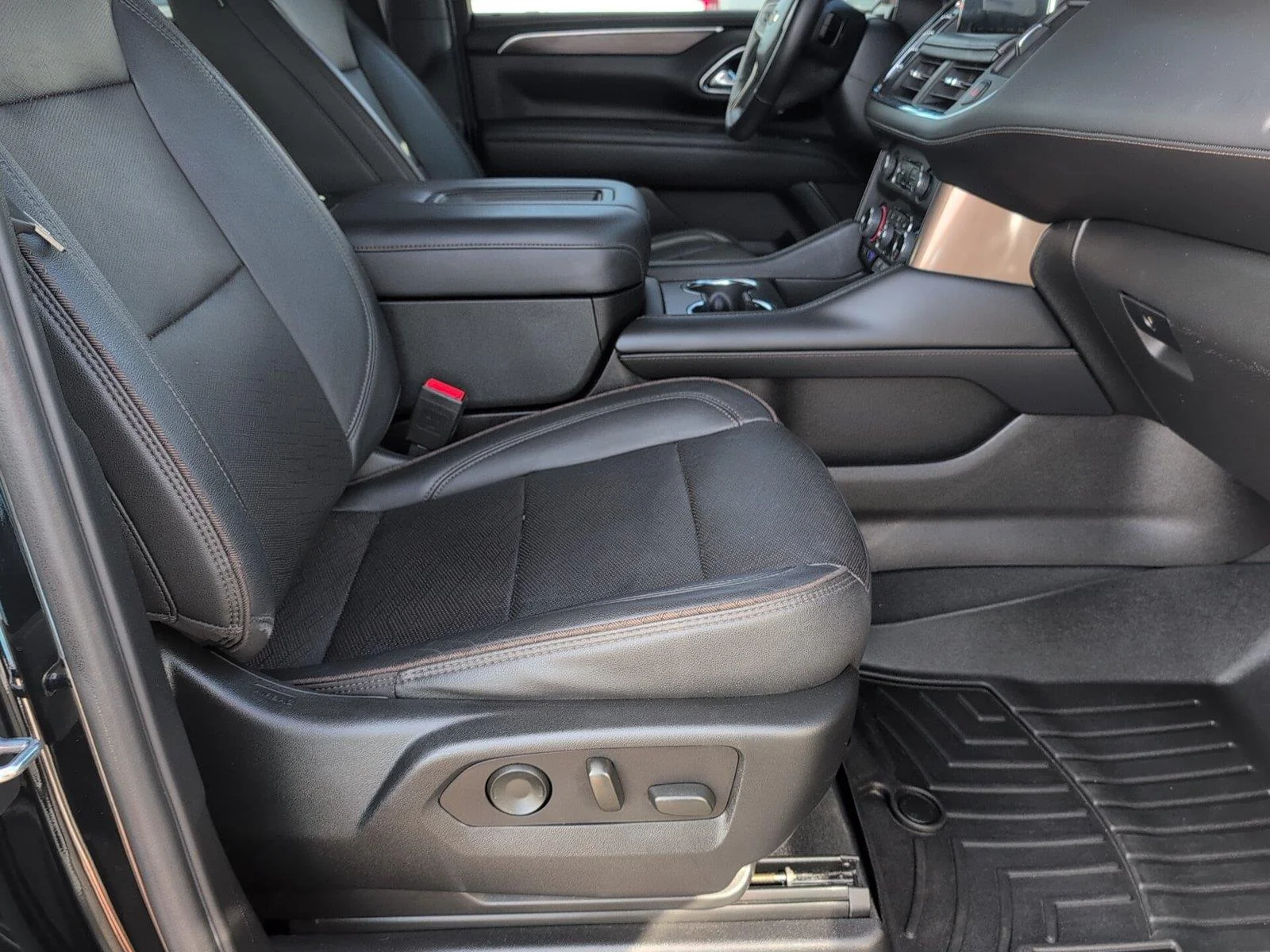 Used 2023 Black Chevrolet High Country image 41