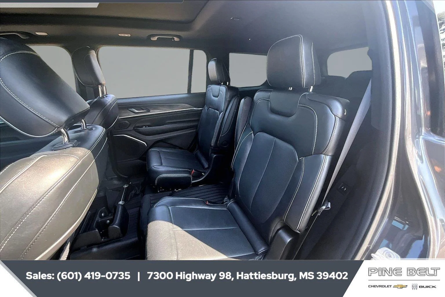 Used 2023 Baltic Gray Metallic Clearcoat Jeep Overland image 19