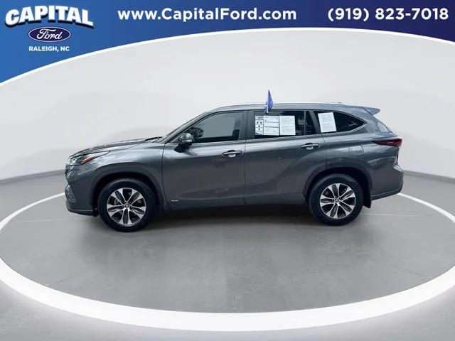 Used 2024 Gray Toyota XLE image 5