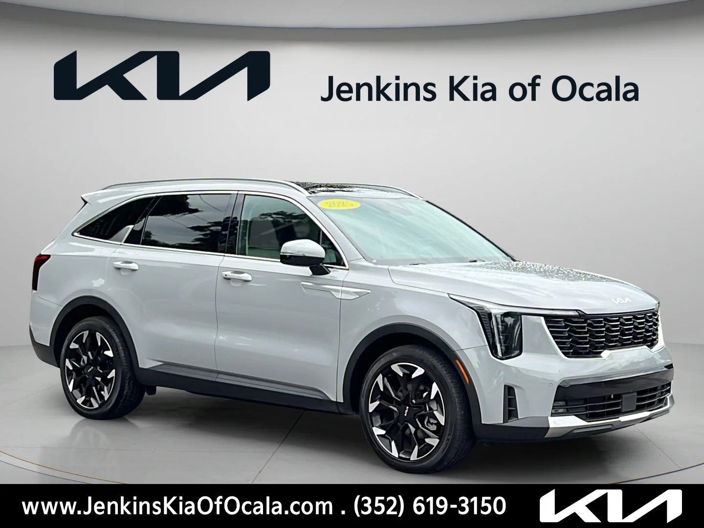 Used 2025 Wolf Gray Kia EX image 1
