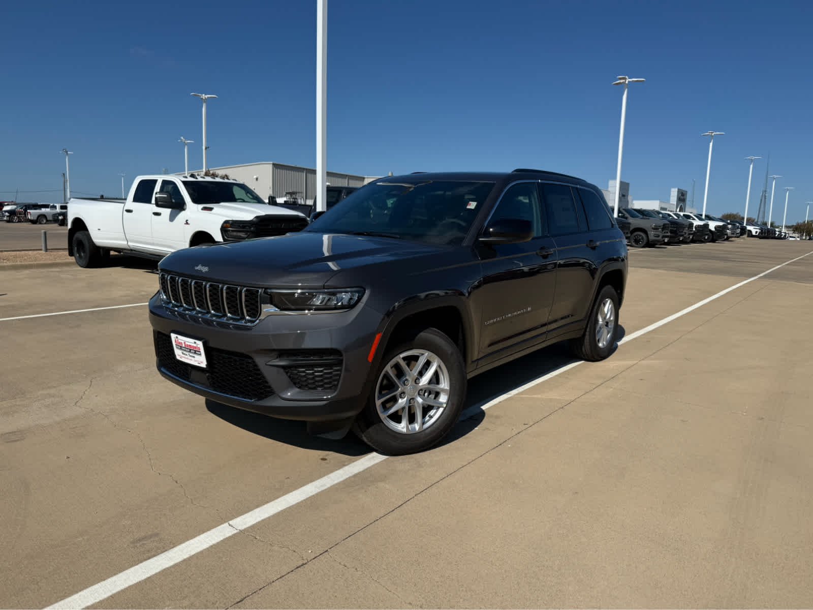 New 2026 Baltic Gray Metallic Clear-Coat Exterior Paint Jeep Laredo X image 2