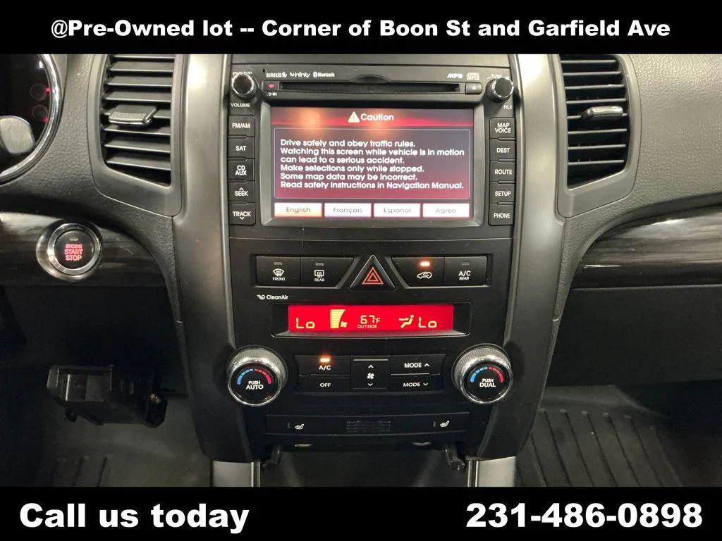 Used 2011 Silver Kia EX image 19