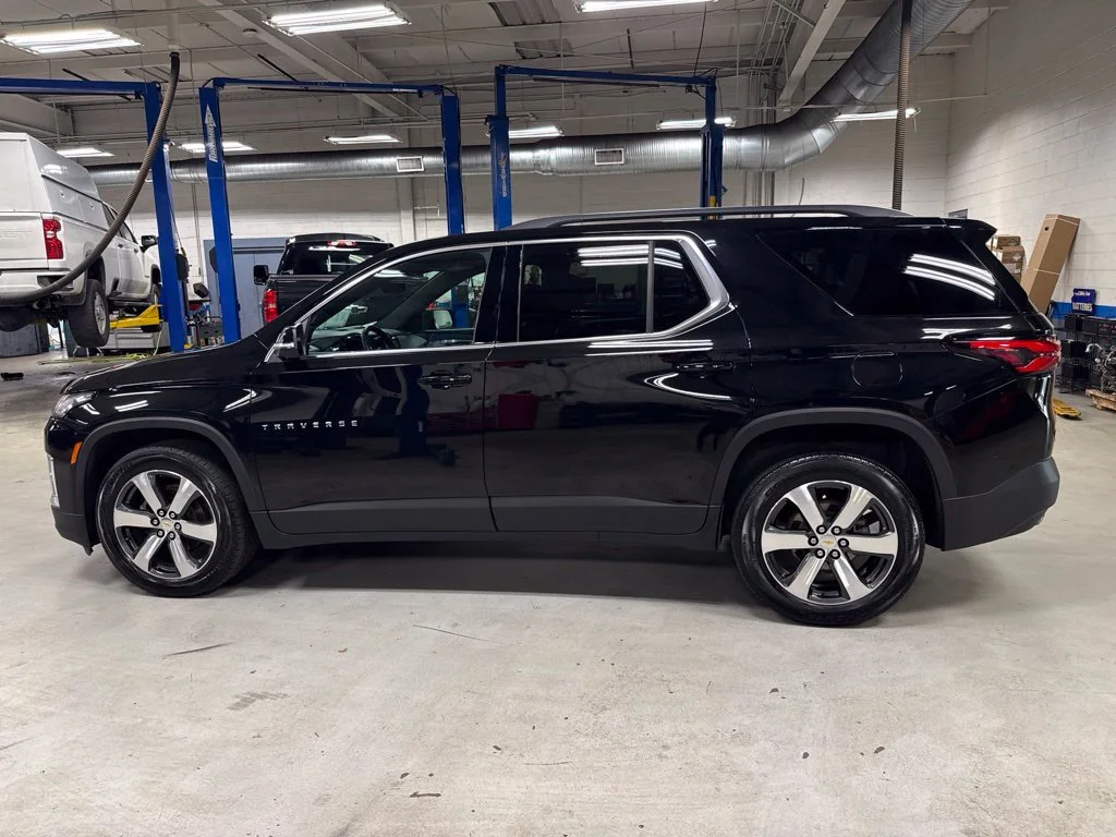 Used 2023 MOSAIC BLACK METALLIC Chevrolet LT Leather image 3