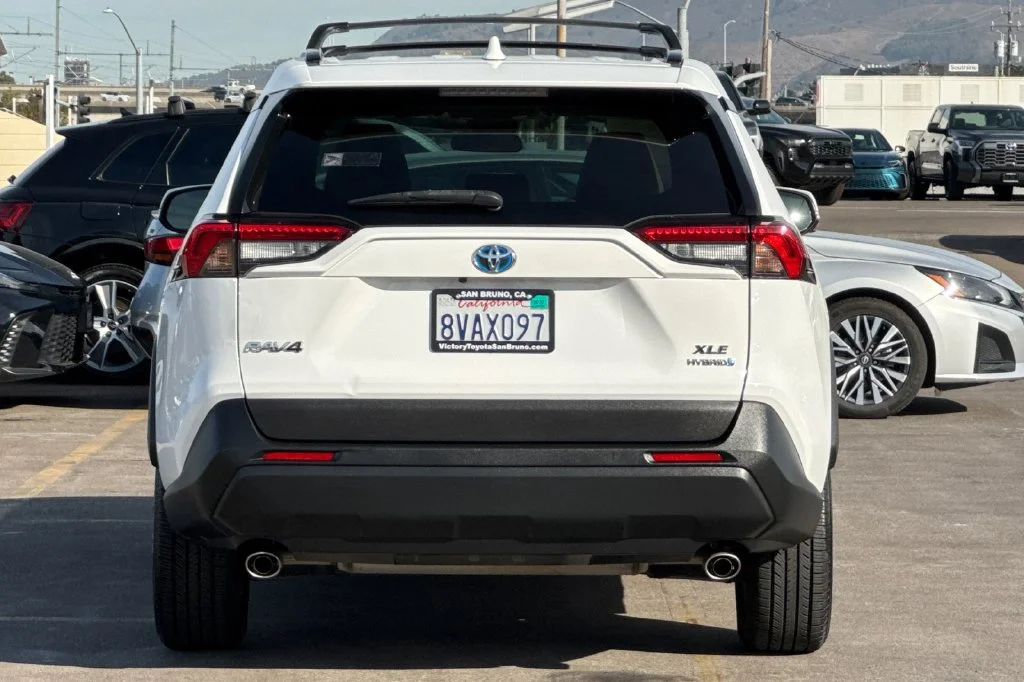 Used 2021 Super White Toyota XLE image 5
