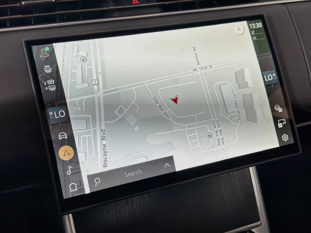 New 2027 Santorini Black Land Rover SE image 13
