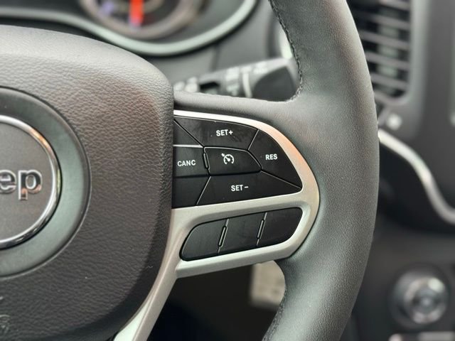 Used 2022 Crystal Metallic Jeep X image 24