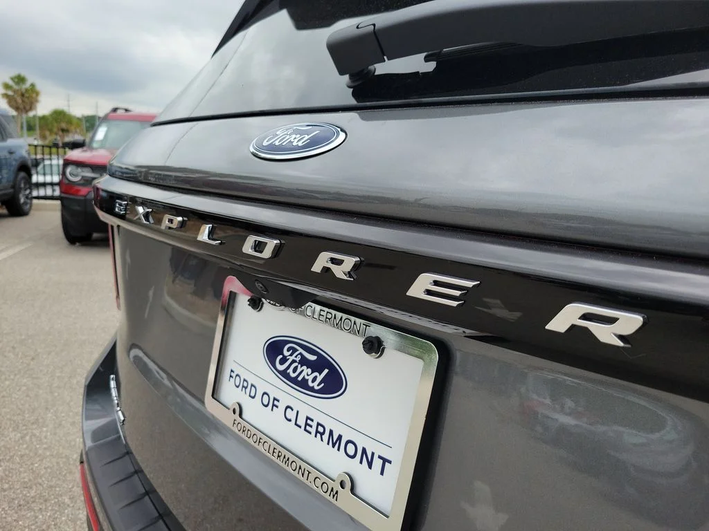 New 2026 Carbonized Gray Metallic Ford Active image 8