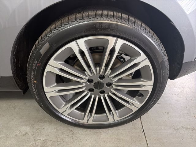 New 2026 Eiger Grey Land Rover SE image 27