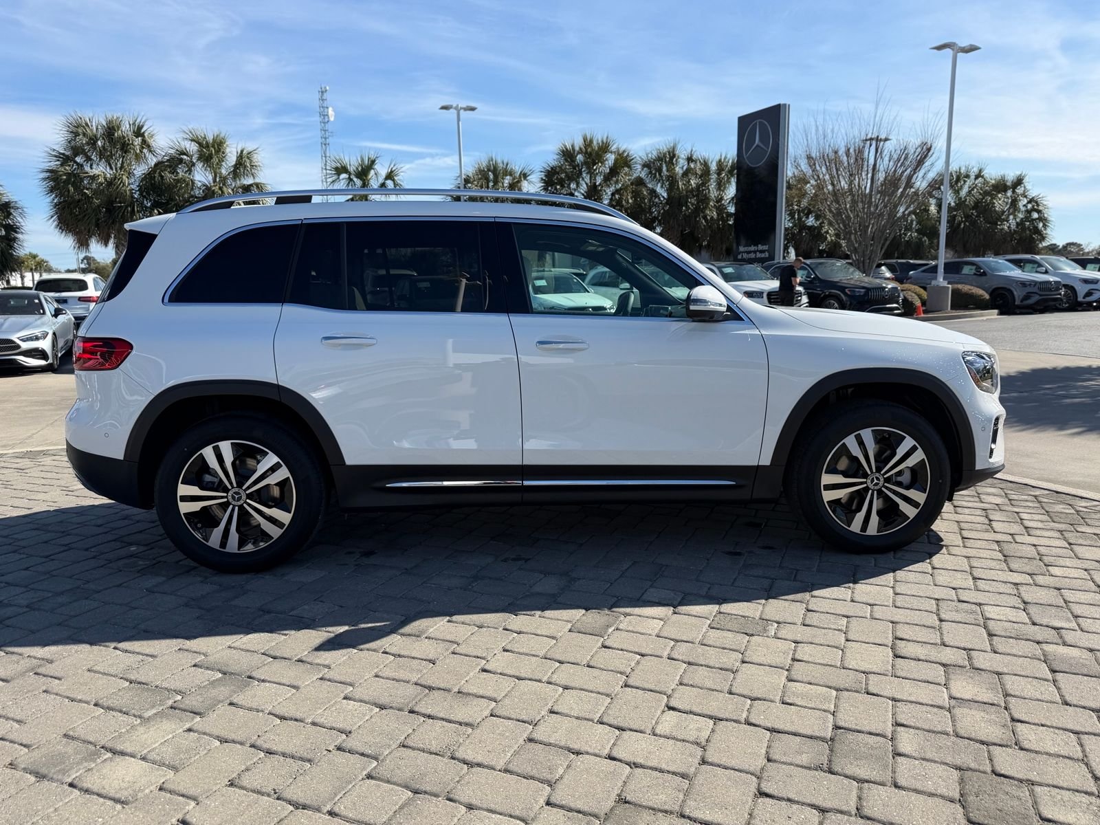 New 2026 Polar White Mercedes-Benz GLB 250 image 7