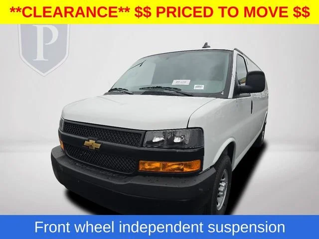 New 2025 Summit White Chevrolet WT image 12