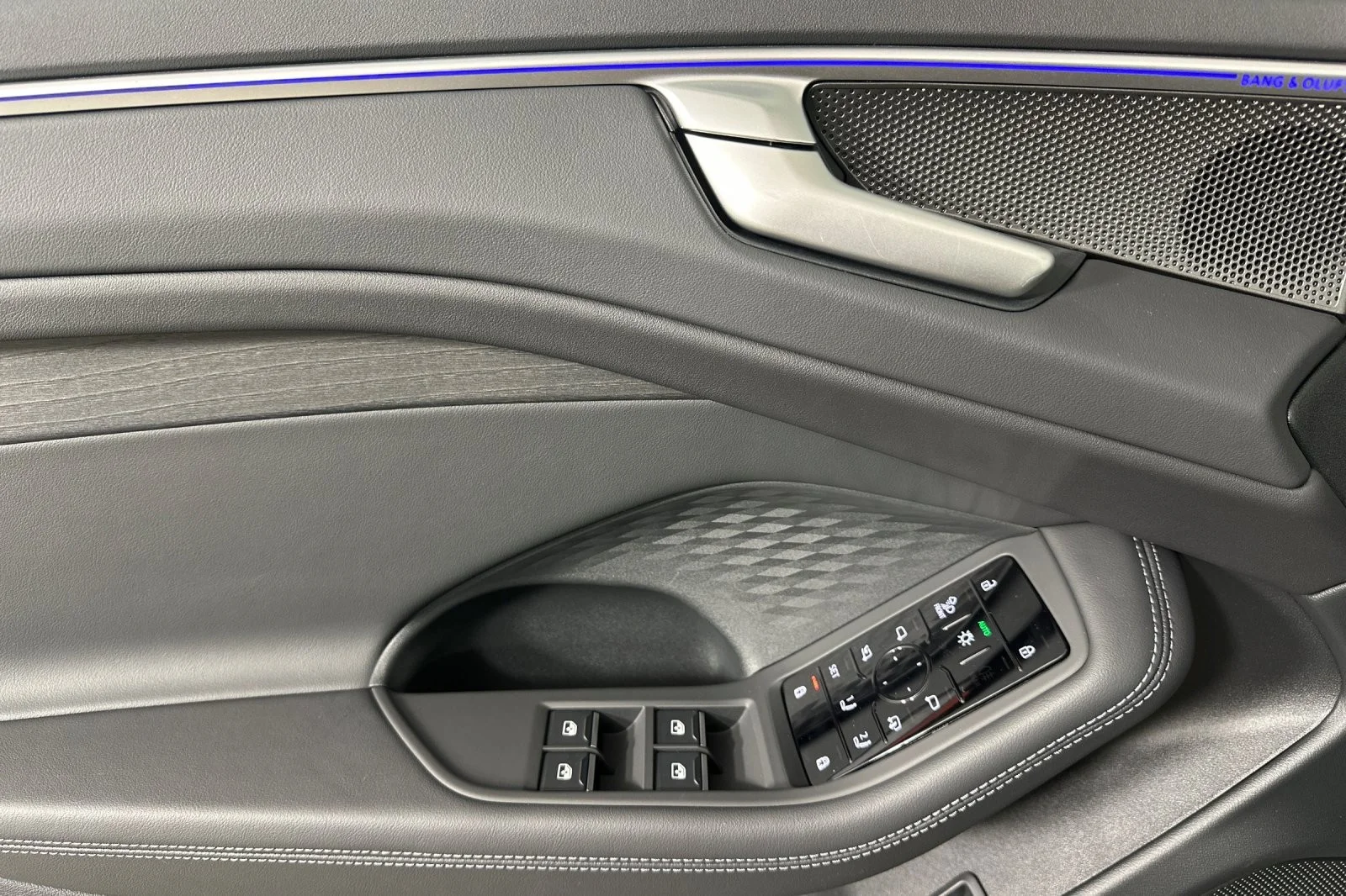 2026 Audi A6 Premium Plus - Photo 10