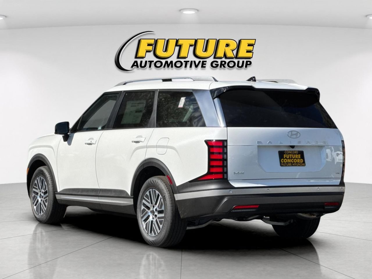 New 2027 White Hyundai SEL 8P image 5