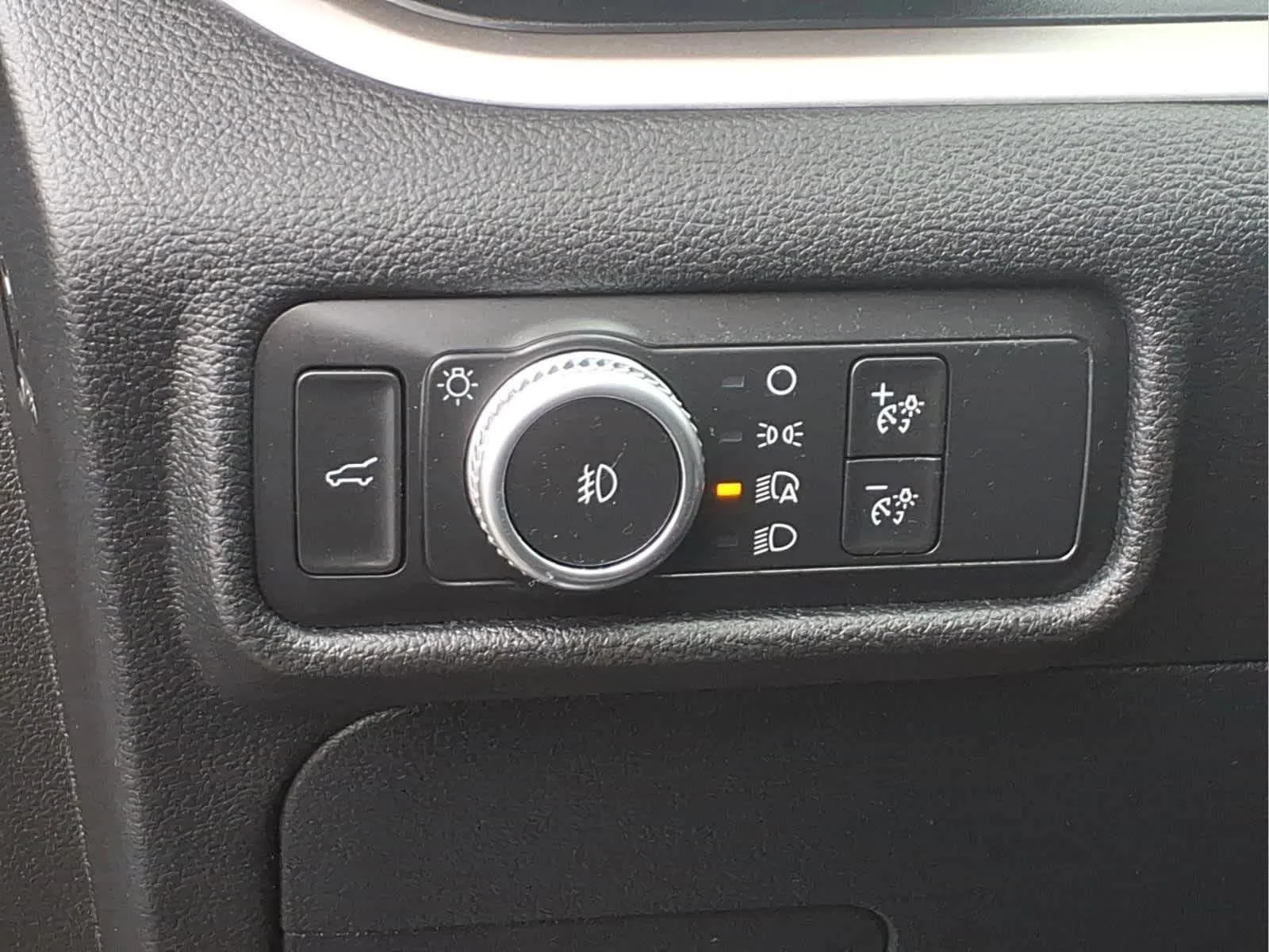 Used 2020 Agate Black Metallic Ford XLT image 16