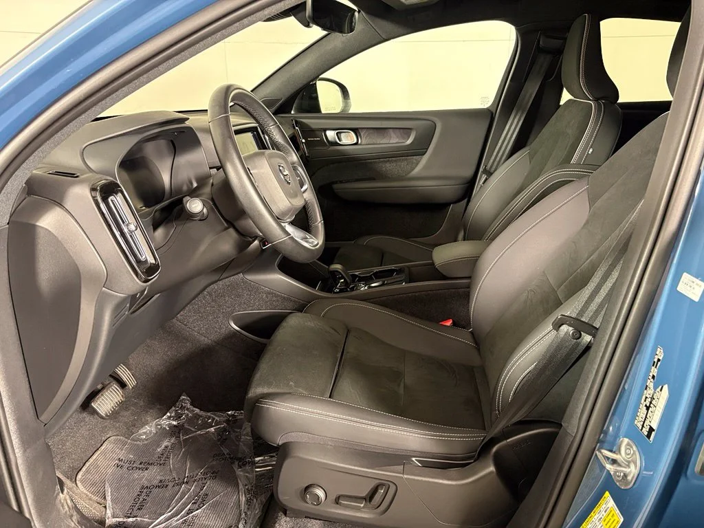 Used 2023 Blue Volvo Ultimate image 15