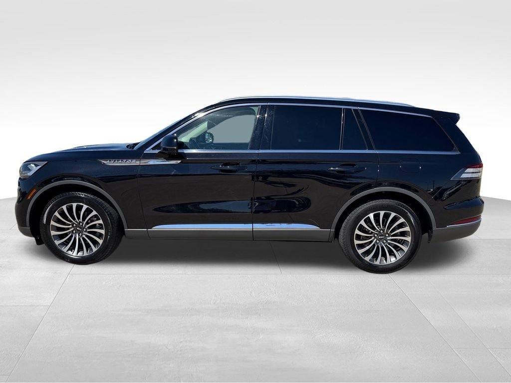 Used 2023 Black Lincoln Reserve image 2