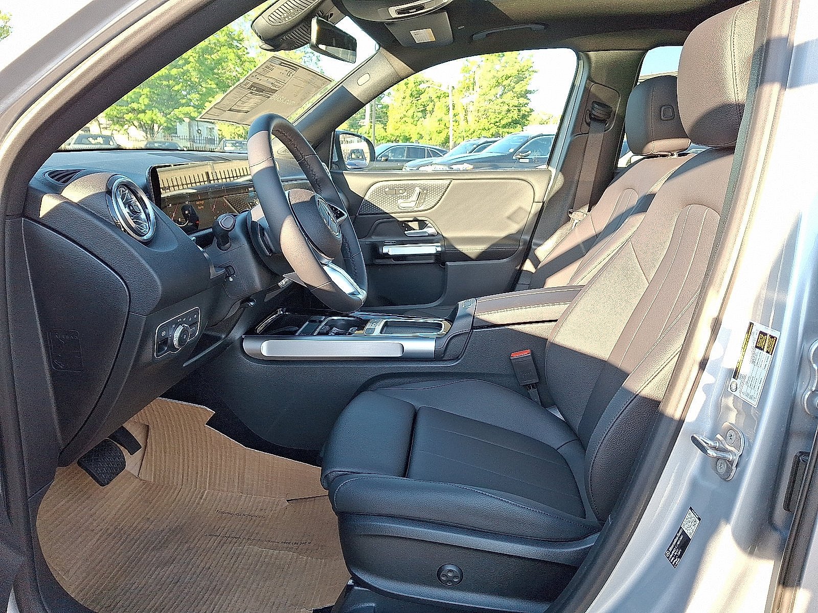Used 2026 Cirrus Silver Metallic Mercedes-Benz GLB 250 image 8