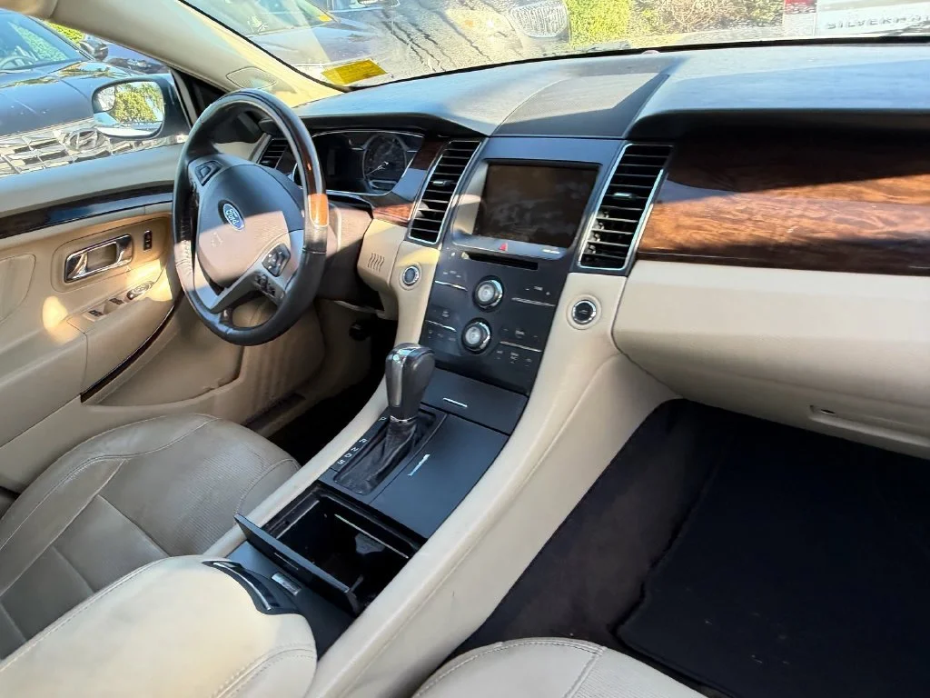 Used 2014 White Ford Limited image 12