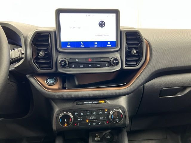 Used 2023 Oxford White Ford Badlands image 23
