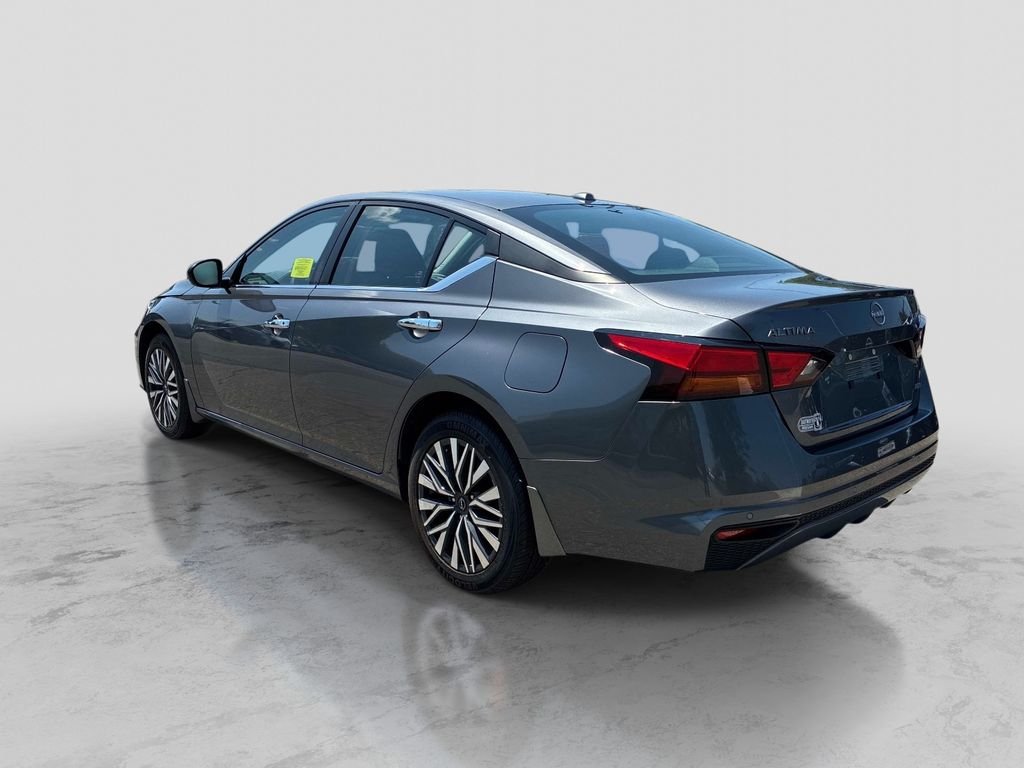 Used 2024 Gray Nissan 2.5 SV image 5