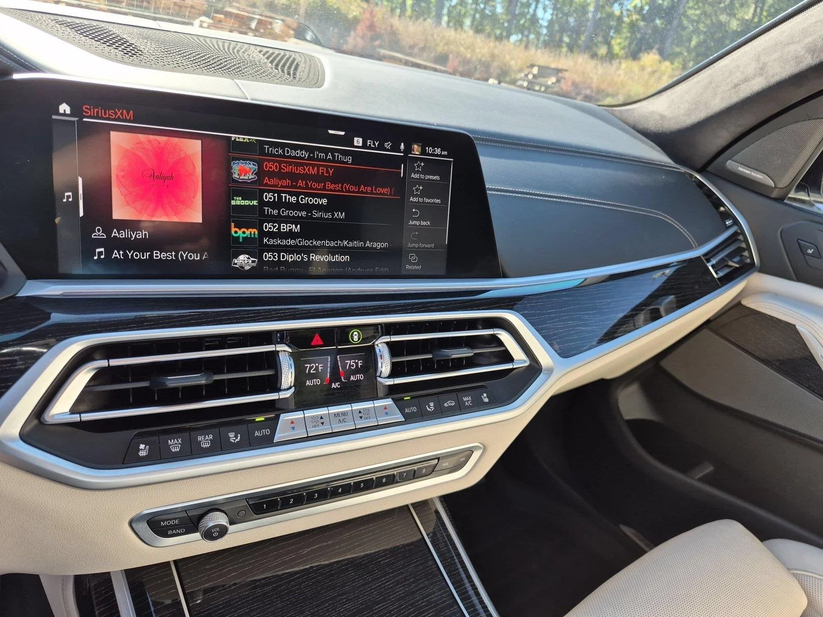 Used 2021 Mineral White Metallic BMW M50i image 21