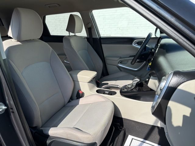 2021 Kia Soul LX - Photo 13
