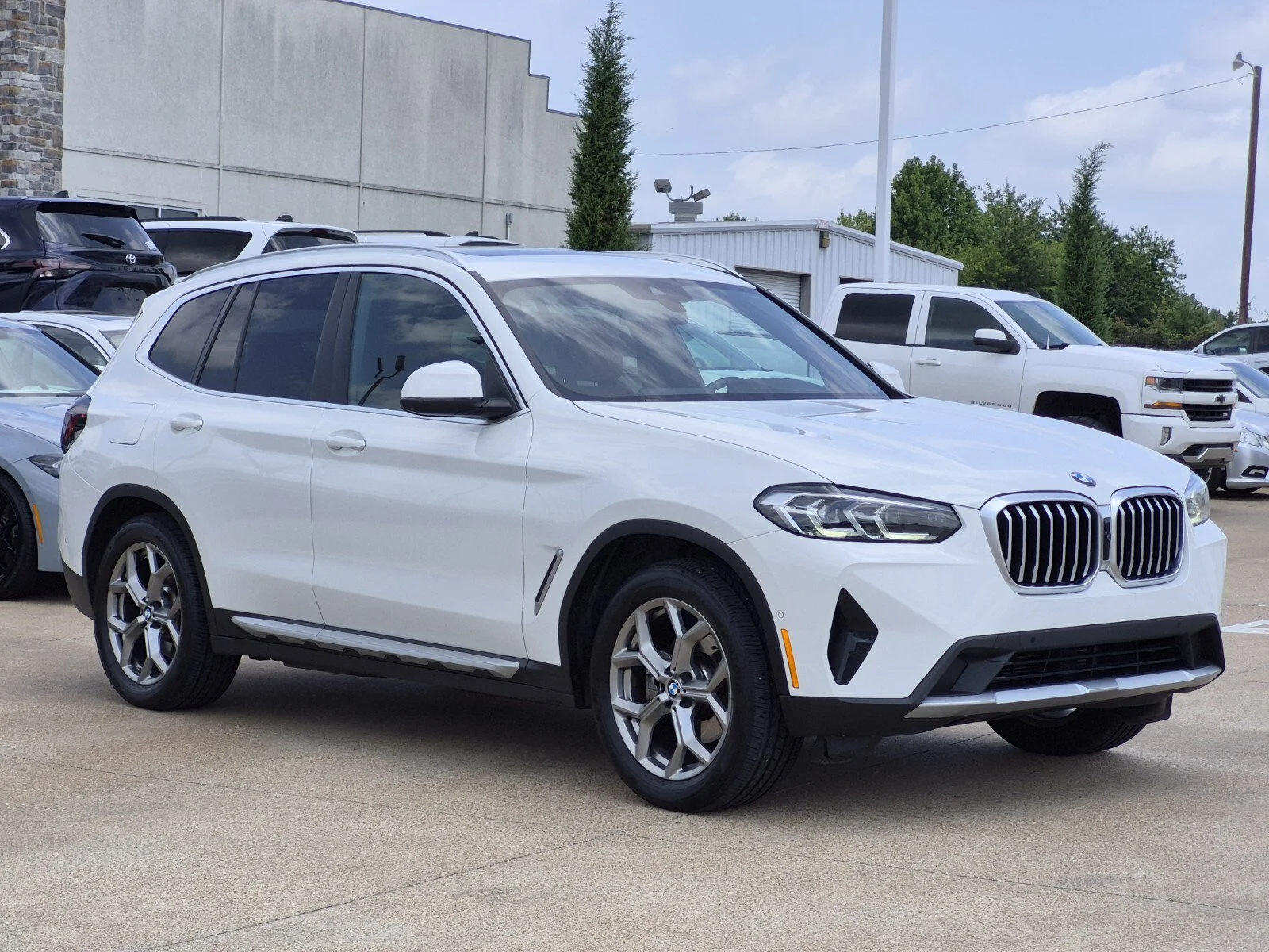 Certified Used 2024 Alpine White BMW sDrive30i image 3