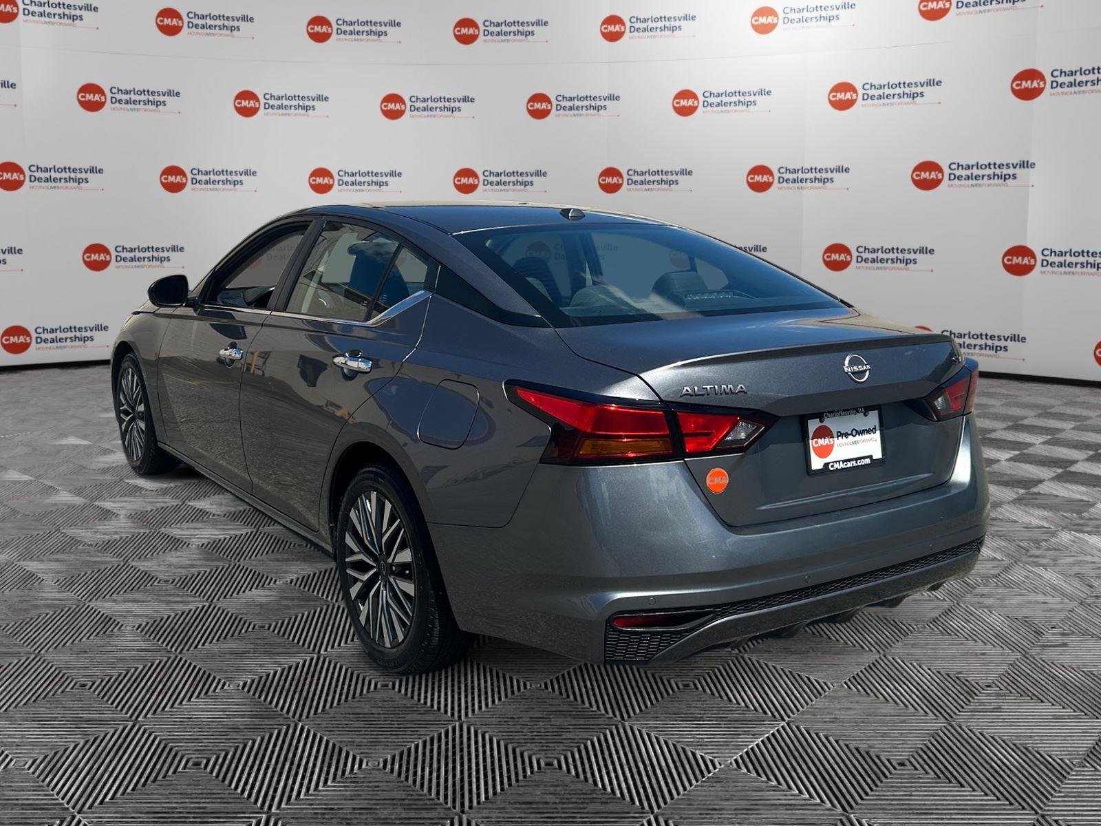 Used 2024 Gun Metallic Nissan 2.5 SV image 3