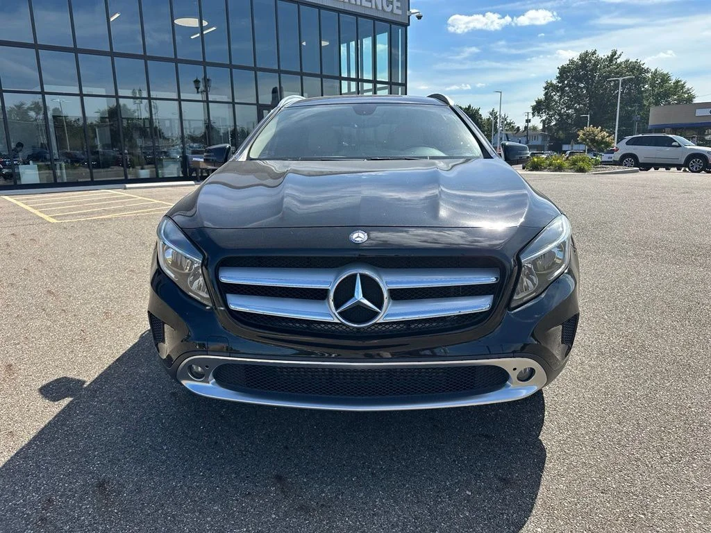 Used 2015 Black Mercedes-Benz GLA 250 image 2