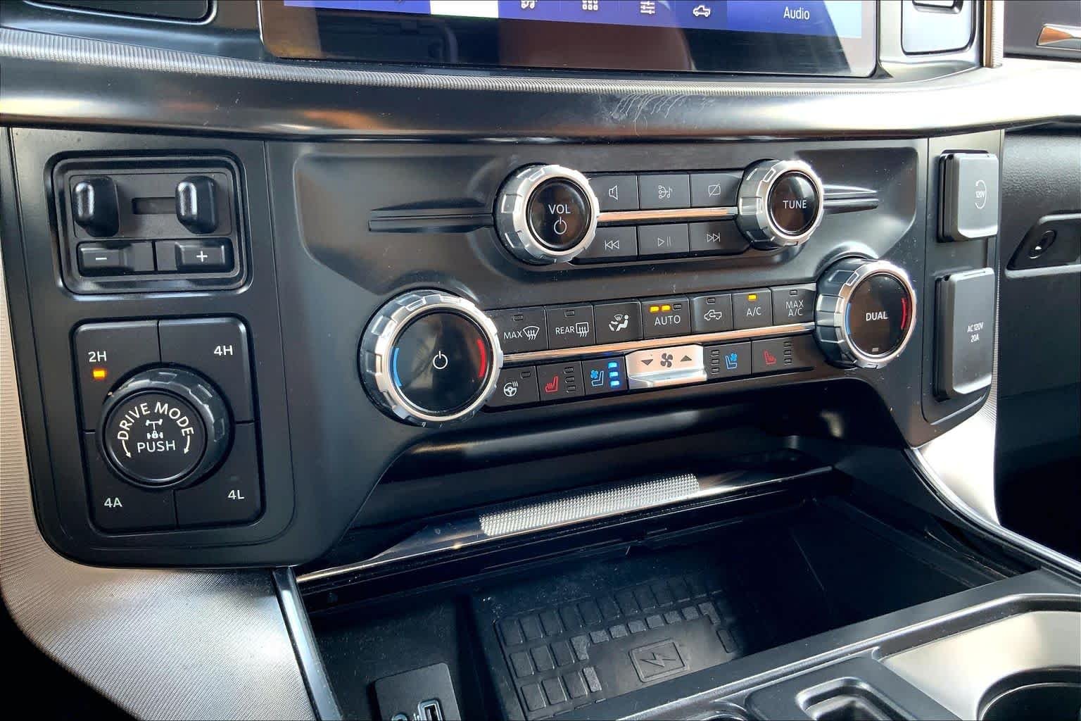Used 2022 Carbonized Gray Metallic Ford Platinum image 32