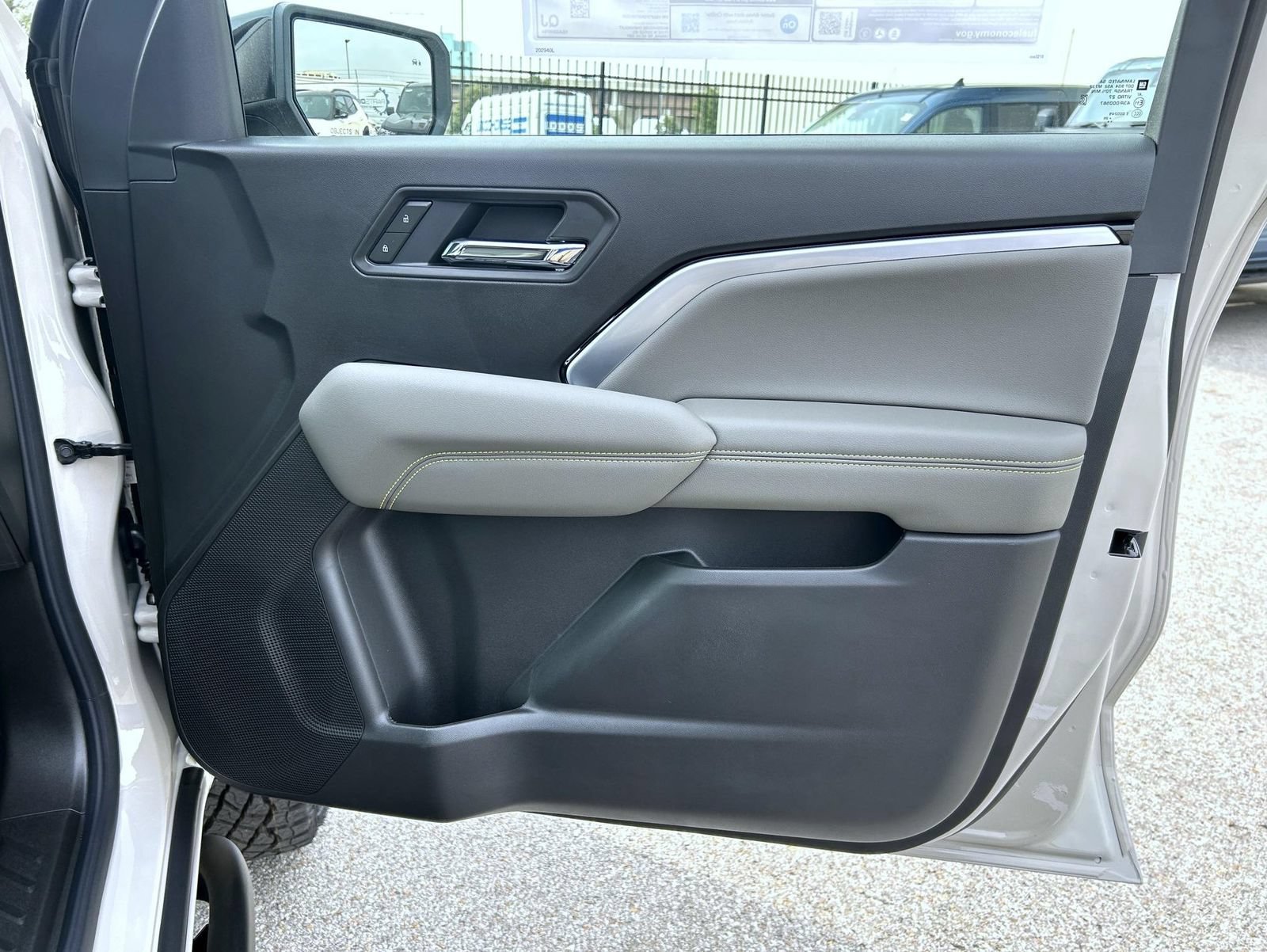 2026 Chevrolet Colorado ZR2 - Photo 15