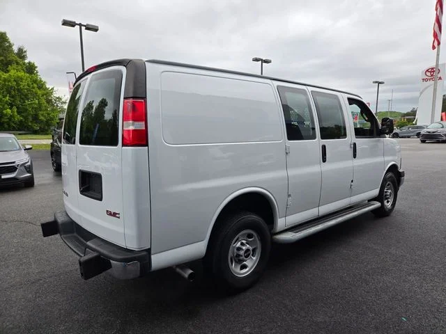 Used 2023 White GMC Work Van image 9