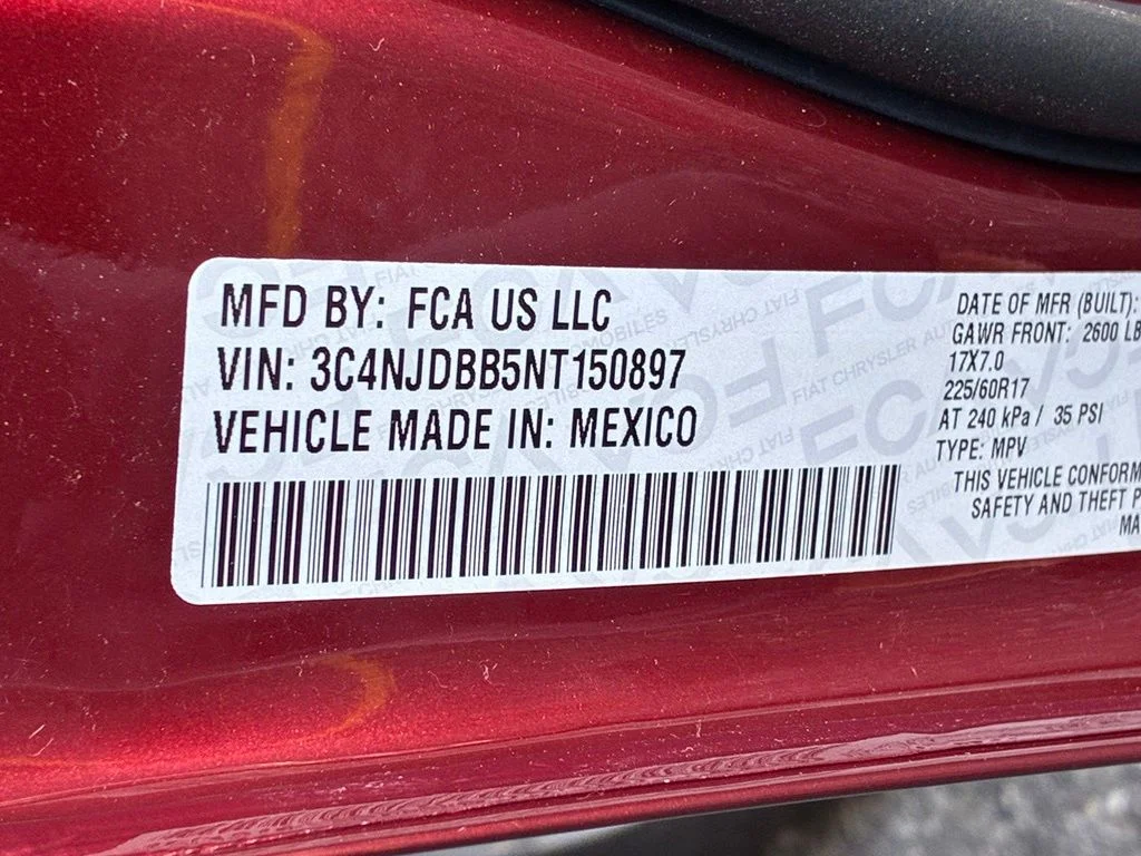 Used 2022 Red Jeep Latitude image 61