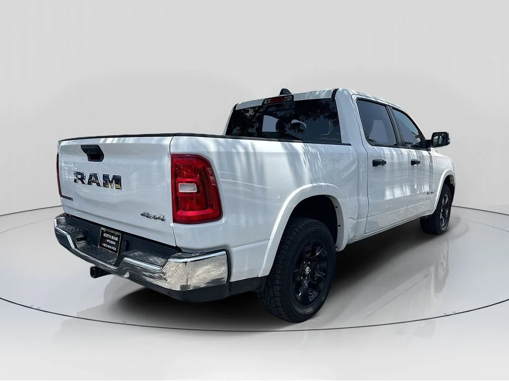 Used 2025 White Ram Big Horn/Lone Star image 7