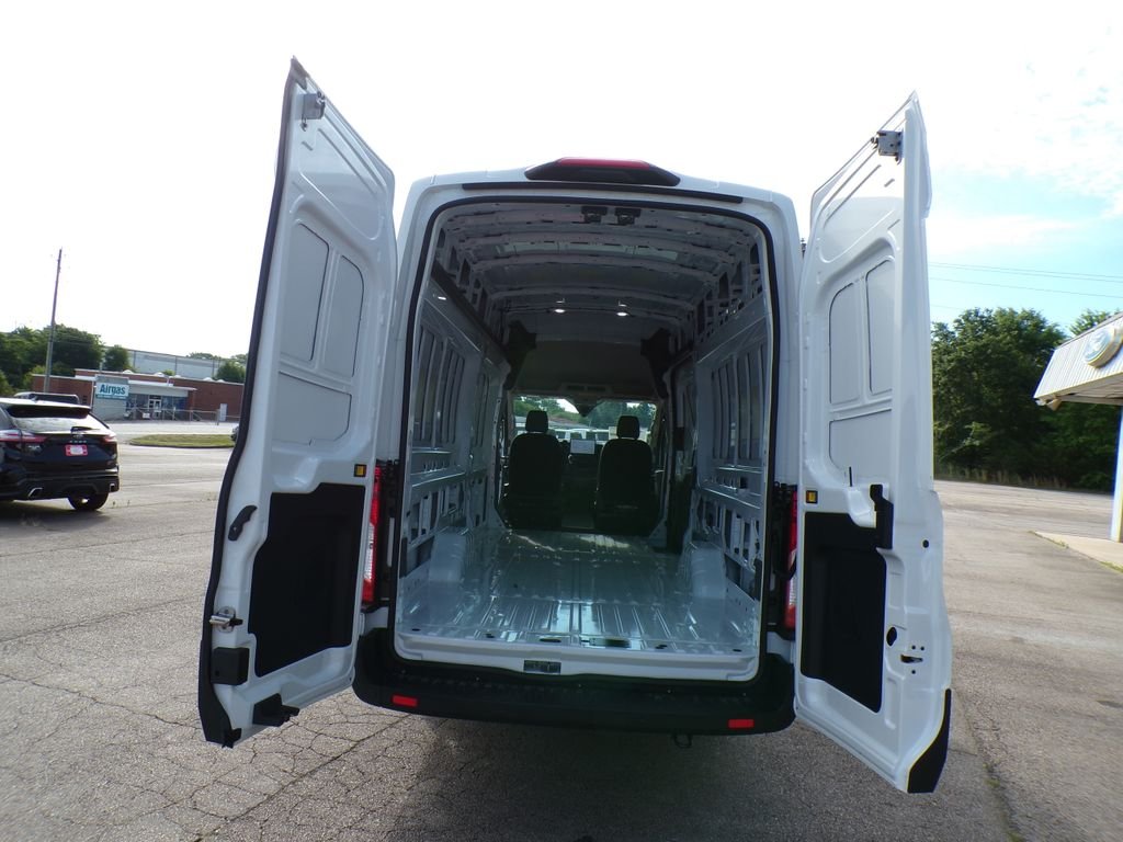 New 2026 Oxford White Ford Cargo Van image 23