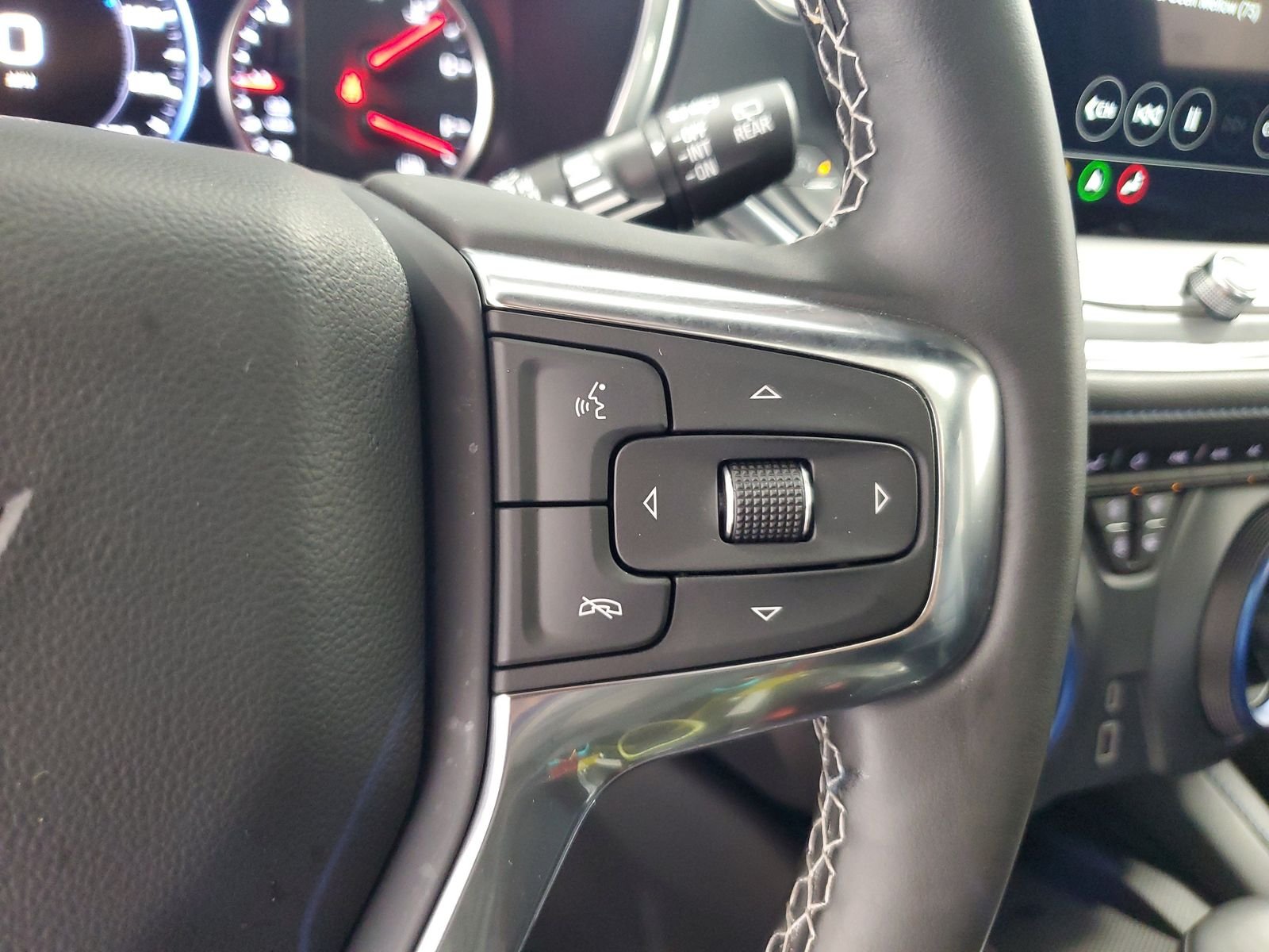 Used 2025 Black Chevrolet RS image 22