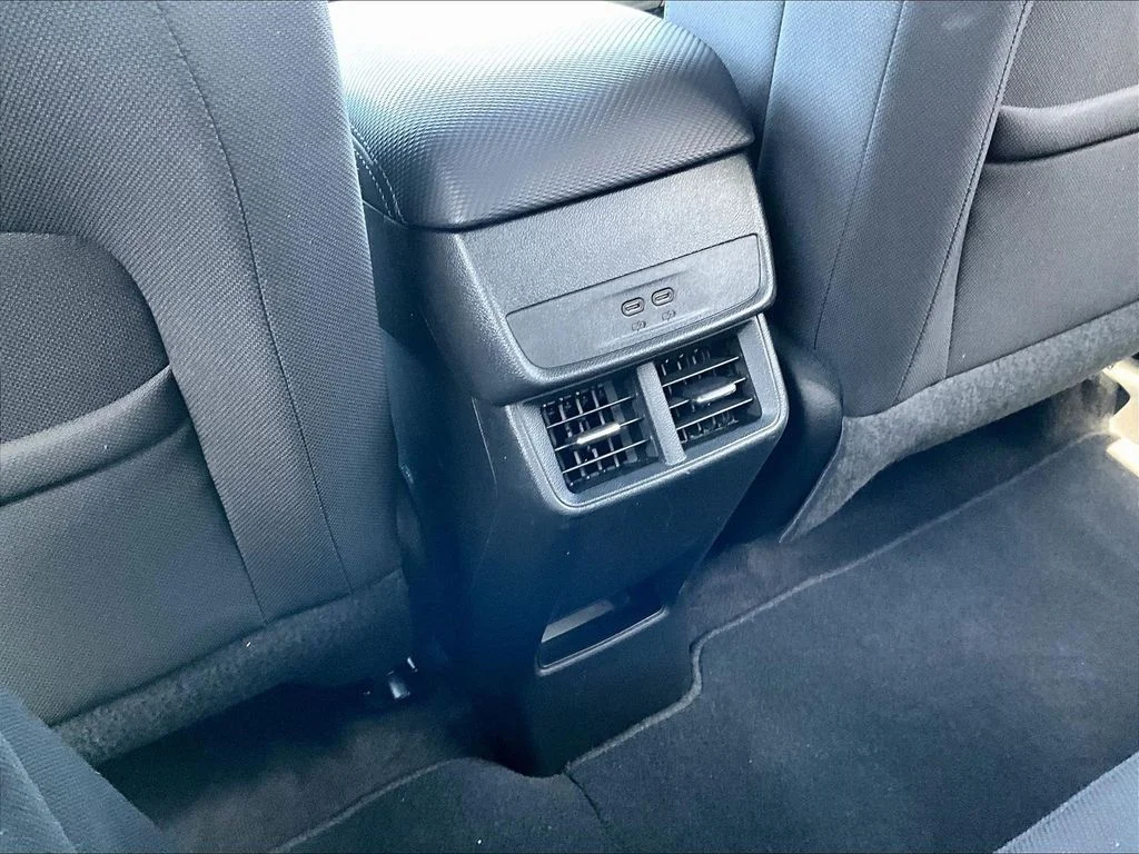 Used 2025 White Chevrolet LT image 13