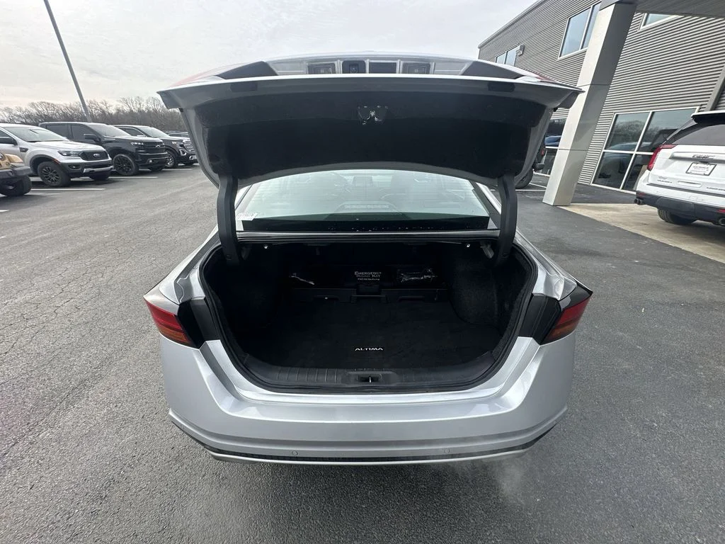 Used 2020 Silver Nissan 2.0 Platinum image 30