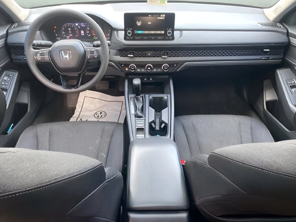 Used 2025 Gray Honda SE image 11