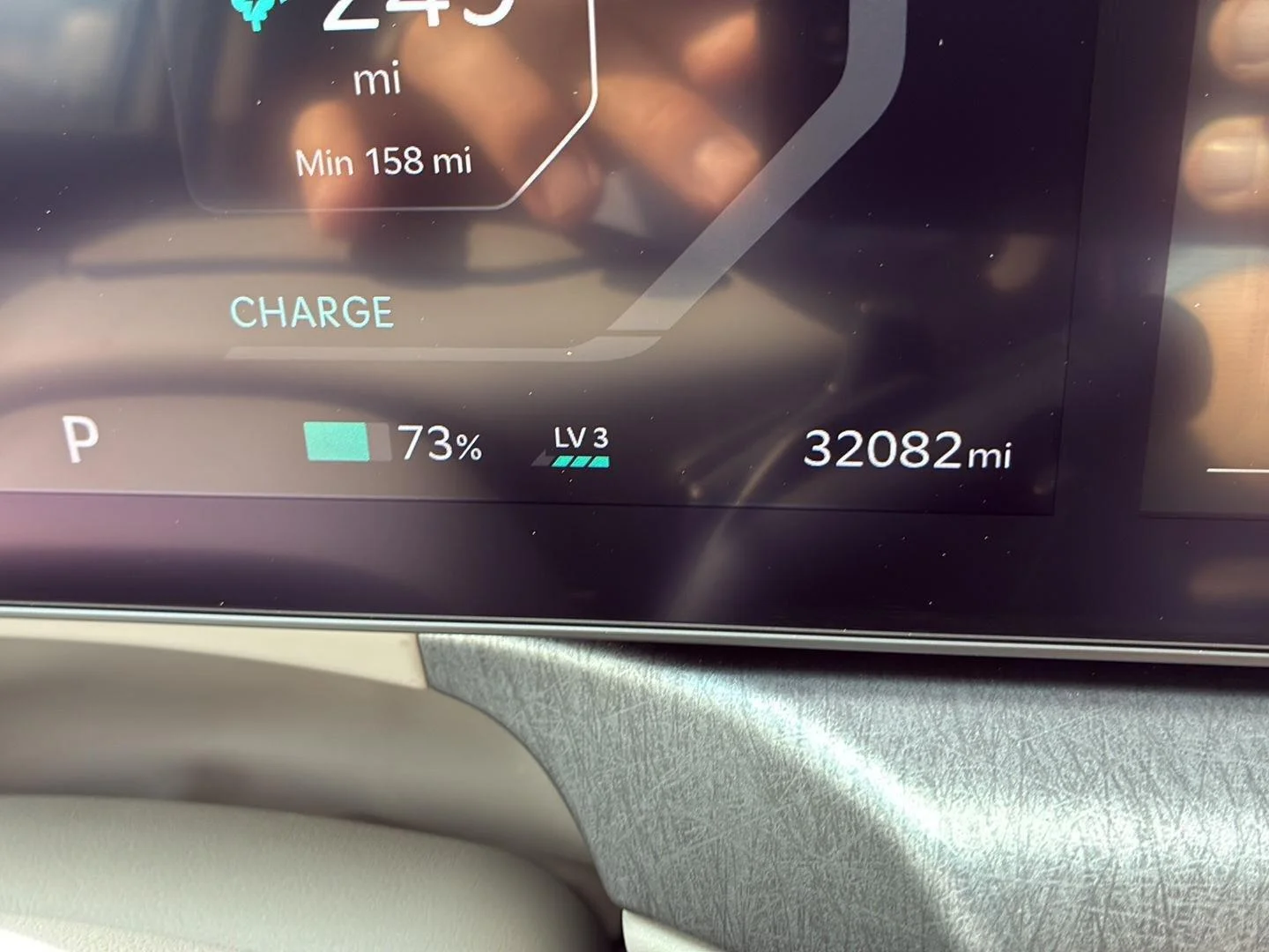 Used 2024 Snow White Pearl Kia Wind image 42