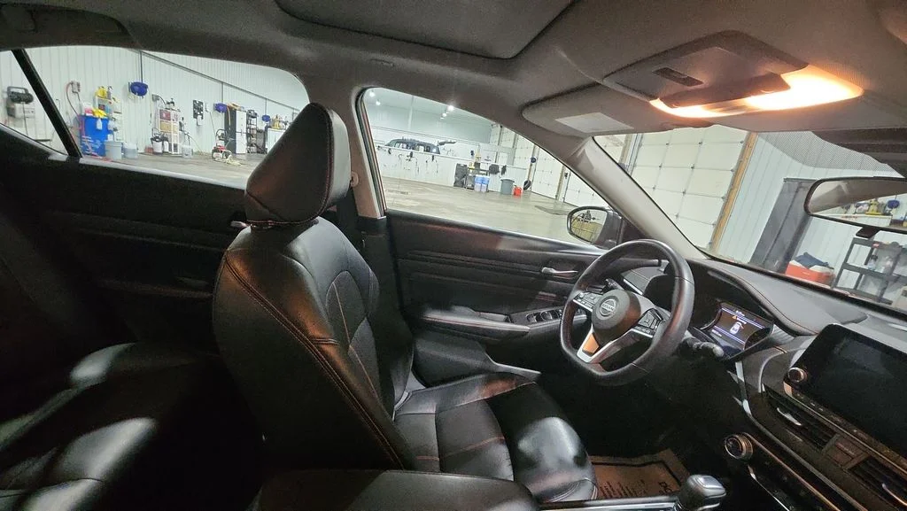 Used 2021 Orange Nissan 2.0 SR image 13