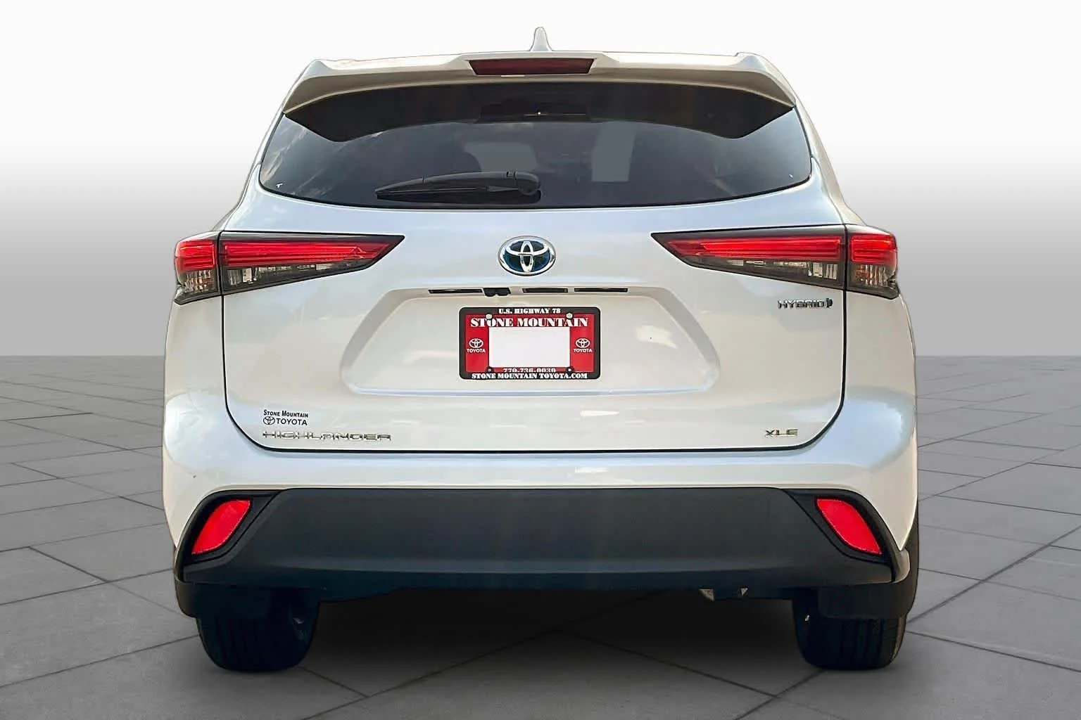 Used 2022 Wind Chill Pearl Toyota Hybrid Bronze Edition image 5