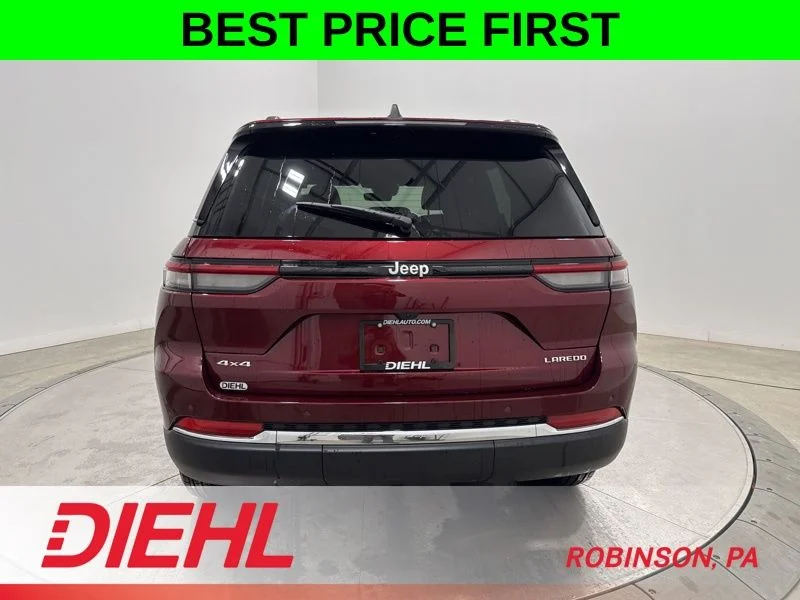 New 2026 Velvet Red Pearl-Coat Exterior Paint Jeep Laredo X image 6