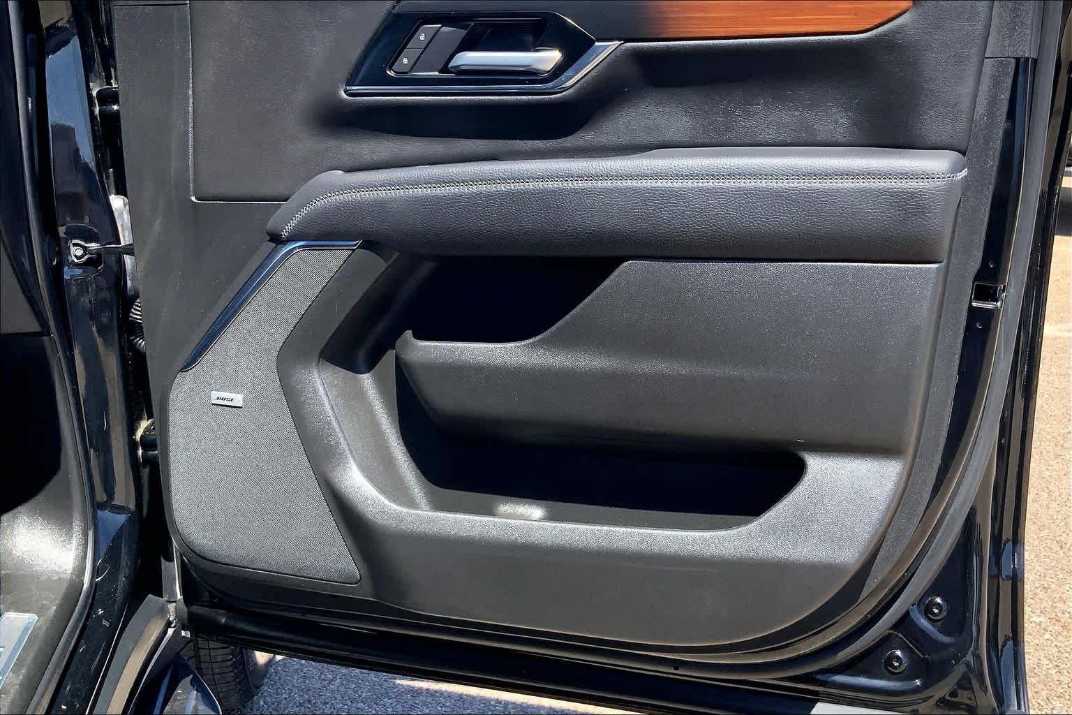 Used 2025 Onyx Black GMC Denali image 23